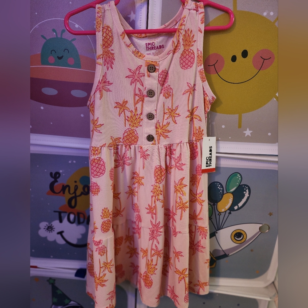 Girls dress.